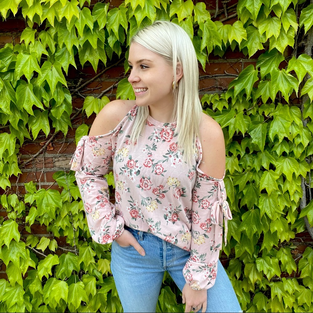 1 4 3 Story Floral Cold Shoulder Top